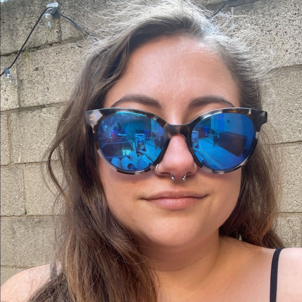 Meet your Posher, Hannah